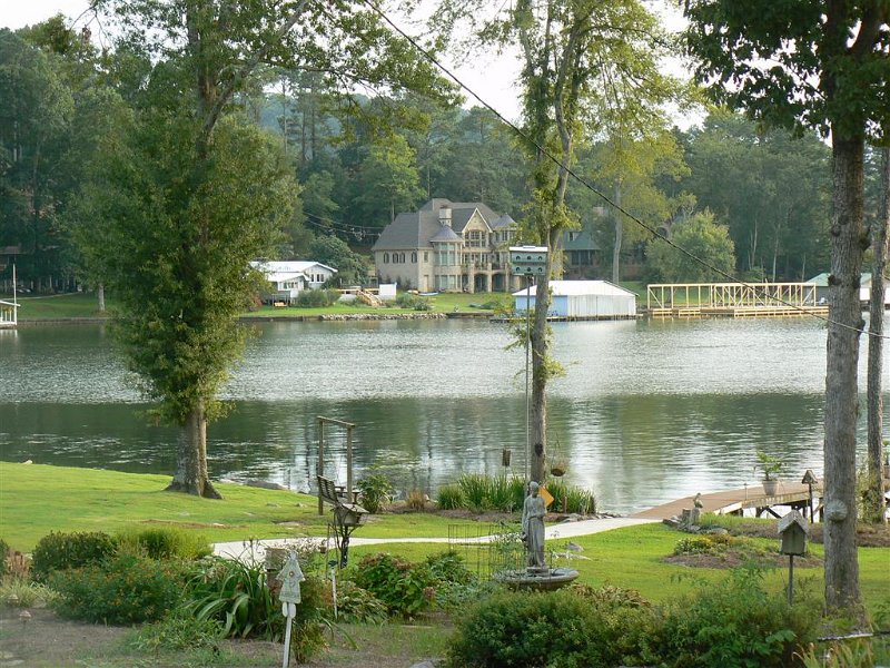 015a-Drive along the lake.JPG